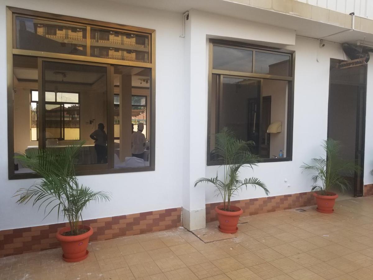 Hotel Buffalo Moshi Luaran gambar